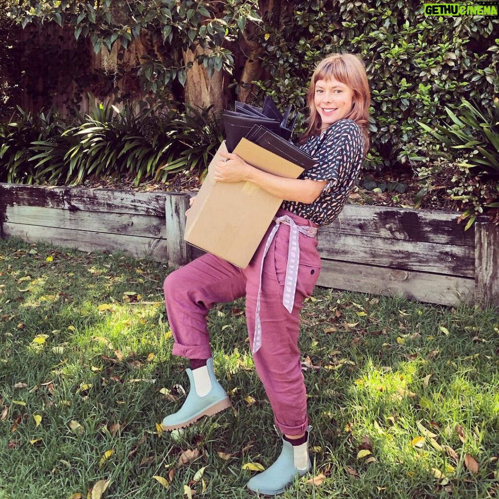 Lenka Instagram - Heave Ho! Off to the post office to ship these babies. 📬📬📬 Intraspectral CD deluxe packs heading out pretty much all over the world… That’s right I do it all myself! (The joys of being an independent recording artist😝) Hopefully those who ordered will receive their pack pretty close to the release date, (Nov 17) depending on local postal services… in the meantime please go ahead pre-save to stream on your favorite platform ~ link via profile!! (And if by some freak chance you get your CD BEFORE release date PLEASE keep it to yourself, thank you 💋) Lots of love 💕 Australia