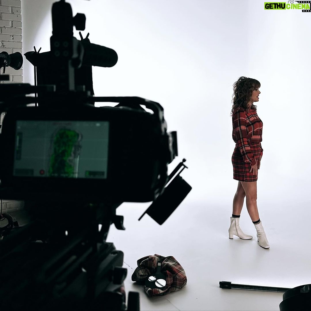 Lenka - 571 Likes - #BTS shots from touring and making Intraspectral...
Oh, the GLAMOUR ✨
Link to stream via profile if you haven’t already! 🌈