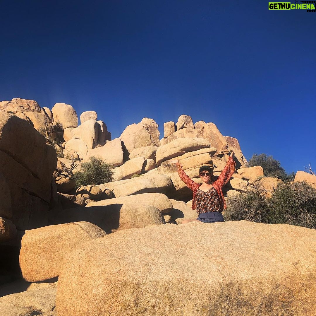 Lenka - 607 Likes - Cheers from the high desert! I’ve nearly run out of moisturizer 😆
#joshuatree #hiking #margarita