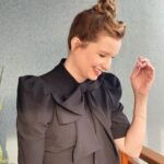 Lennon Parham Instagram - Let me share this LEWK with you. She’s serving askance pussy bow jumpsuit realness with a top knot and a soft Smokey eye. All for the Emmy FYC panel for @minxonmax - Also I got there 10 minutes before everyone else, so I kept myself entertained. They had to kick us out of the green room cause no one wanted to leave, we like each other so much. 👍 @tobyfleischman @michaelduenas @gaellepaul @blackhalo @teamid