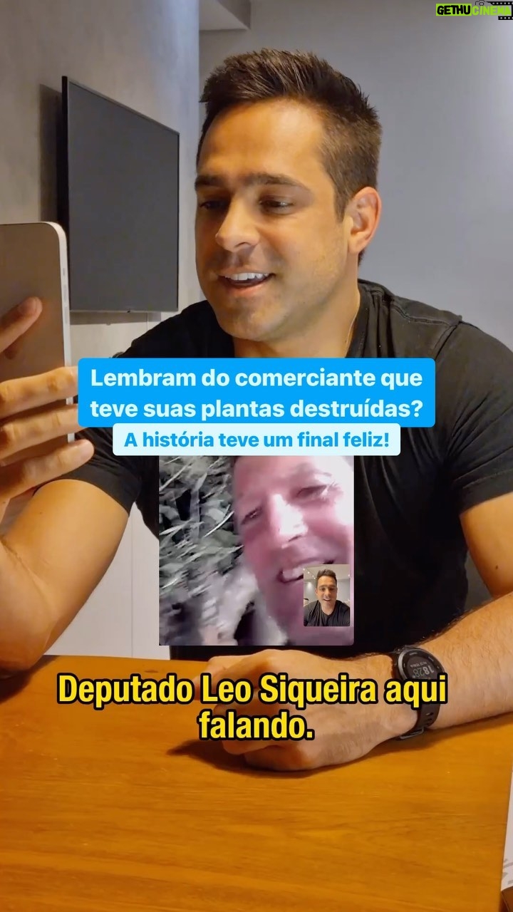 Leonardo Siqueira Instagram - Política deveria ser para isso!