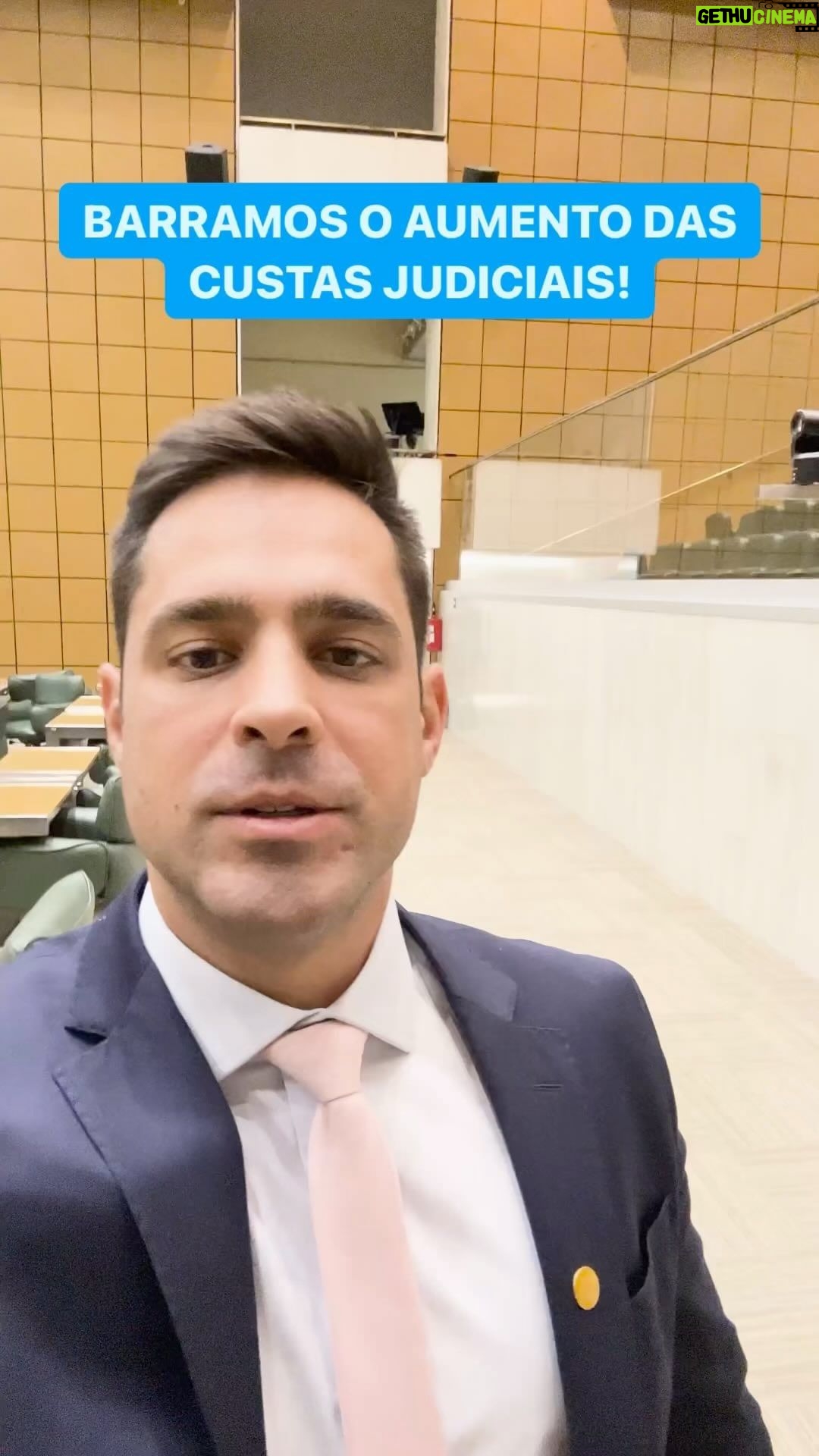 Leonardo Siqueira Instagram - NENHUM CENTAVO A MAIS PRO TRIBUNAL DE JUSTIÇA! O judiciário do Brasil já está entre os mais caros do mundo! Eles queriam mais dinheiro, mas graças a nós, não conseguiram! Tem muito deputado que se diz a favor de um estado menor votando a favor desse absurdo! Mas nós não! Se você usar a justiça, ela não vai estar mais cara graças ao nosso trabalho!