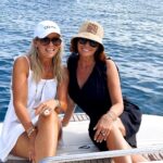 Leontine Borsato Instagram - Wat was het een bijzondere week met zoveel liefde, vriendschap en verbinding. Al ruim 10 jaar beleven we deze vriendschap waarin we allebei zó onszelf mogen en kunnen zijn, waarin we niet uitgepraat raken, maar waar ook stiltes mogen vallen. Waarin we merken hoeveel we gemeen hebben, maar ook een spiegel kunnen voorhouden en elkaar op bepaalde vlakken kunnen aanvullen. Ik vind het zo bijzonder dat jij jouw happy place met mij wilde delen lieve @lonnekenooteboom . Een week met zijn tweetjes heeft ons nóg dichter bij elkaar gebracht. ♥️ Volgende maand weer? 🫶😆