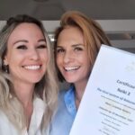 Leontine Borsato Instagram - Toen ik vorig jaar Reiki 1 mocht doen bij Marjolein van @zoma.opleidingen voelde ik direct een verbinding met haar, een soort herkenning. Het was een bijzondere en prachtige dag waarin ik leerde dat Reiki het doorgeven van universele energie is en je door reiki te beoefenen weer in balans kan komen met jezelf. Ik ben daarom ook ontzettend dankbaar dat ik nu mijn Reiki 2 bij haar heb mogen doen. Nóg meer connectie en verbinding met mezelf, voelen ipv denken, meer in mijn lijf dan in mijn hoofd én in contact staan met mijn intuïtie. Wat een reis, wat een groot kado 🙏🏼