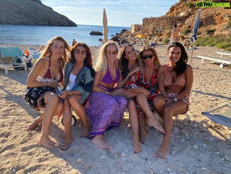Leontine Borsato Instagram - Friends make life better ❤️#friends #friendship #loveyougirls Ibiza
