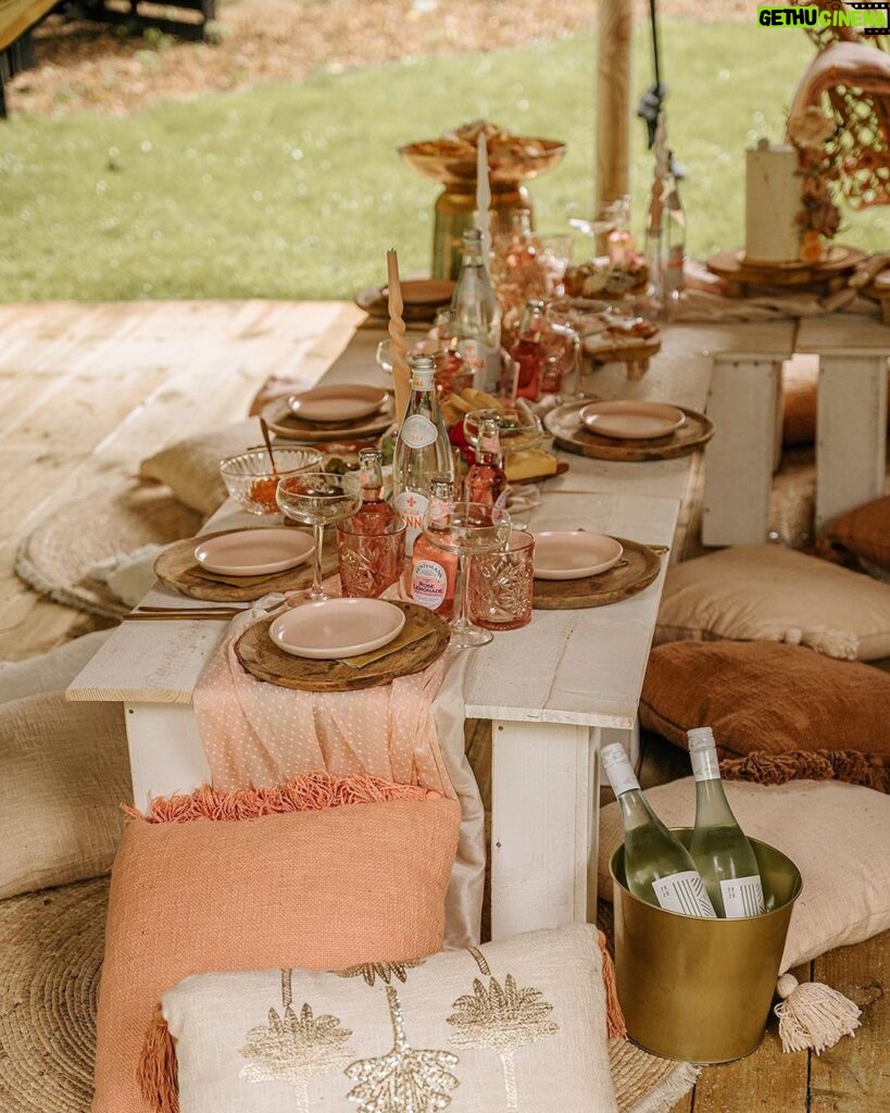 Leontine Borsato Instagram - TB naar de verrassing voor Jada, de picknick van precies 2 weken geleden. Onvergetelijk! Dank lieve @picknickclubnl voor de prachtige verzorging ❤ Huizen