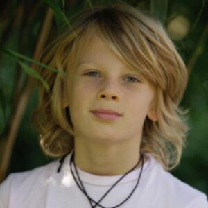 Leontine Borsato Instagram - Lieve Luca, van harte gefeliciteerd met je 22ste verjaardag mooie lieve schat!
We zijn zó trots op jou en we kunnen niet wachten dat jij jouw mooie muziek en stem gaat delen met anderen. Wat heb jij een mooie ontwikkeling meegemaakt op persoonlijk én muzikaal vlak! Hou van jou ❤️