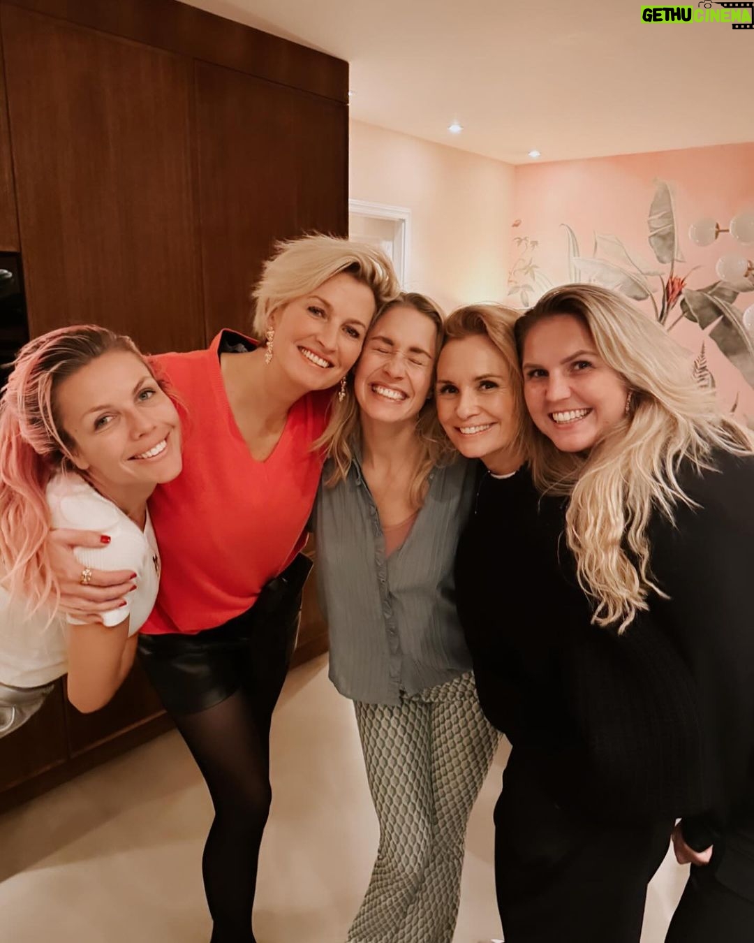 Leontine Borsato Instagram - 4 jaar groepsverkering💛