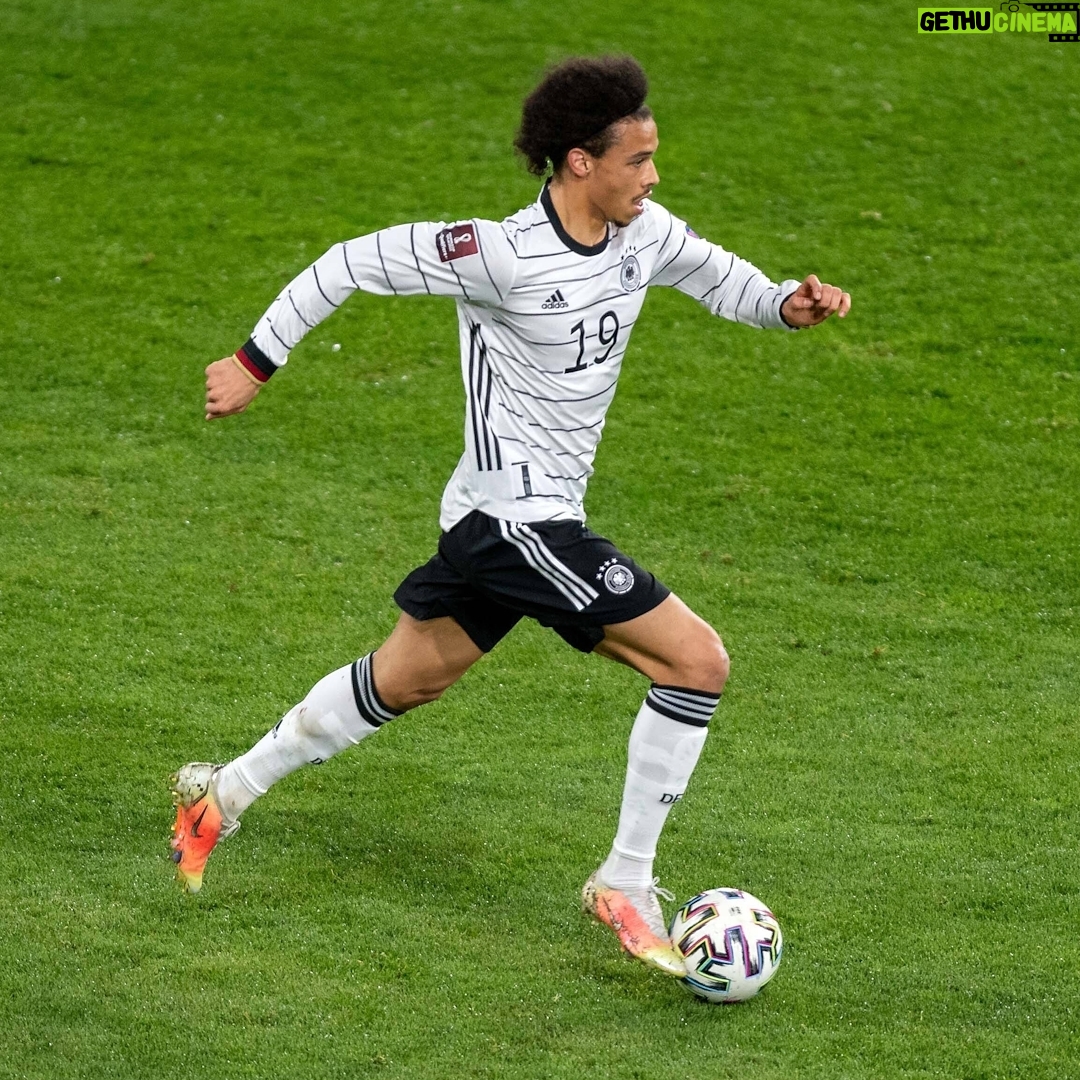 Leroy Sané Instagram - Sehr glücklich darüber, Teil der Mannschaft für die anstehende #EURO2020 zu sein. 🇩🇪 Very happy to be part of the team for the upcoming #EURO2020 🇩🇪 #inSané