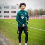 Leroy Sané Instagram – Special game ahead 🔜 @s04
#inSané FC Bayern Trainingsgelände