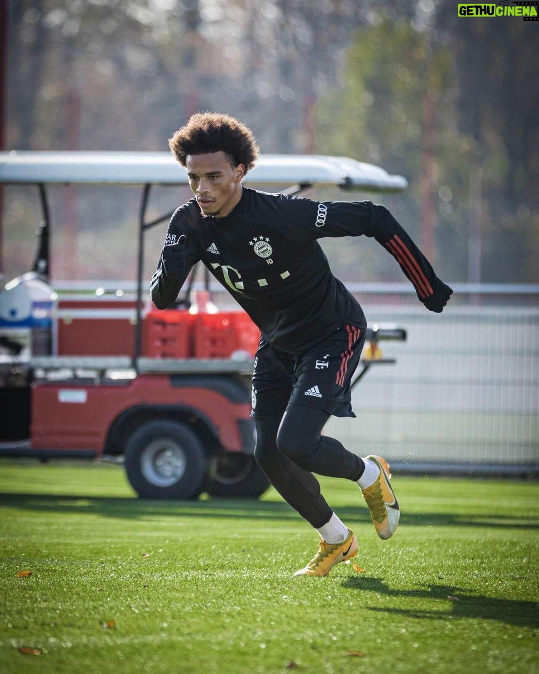 Leroy Sané Instagram - Never. Stop. Working! #inSané FC Bayern Trainingsgelände