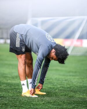 Leroy Sané Instagram - Gettin' ready 🇩🇪🇪🇸 #inSané @dfb_team