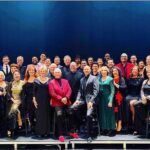 Lesli Margherita Instagram - *A few days ago I got to be a part of the fab One Night Only benefit concert in Palm Springs with too many legends to count but they had to have someone sing YMCA (w the best new arrangement by @thetoddschroeder ) and duh of course it was me. Duh. *forevs a Dunkin’ munchkin next to an Olivas (this time @isabellamolivas ) *know when to cash out when you still have money left🤣