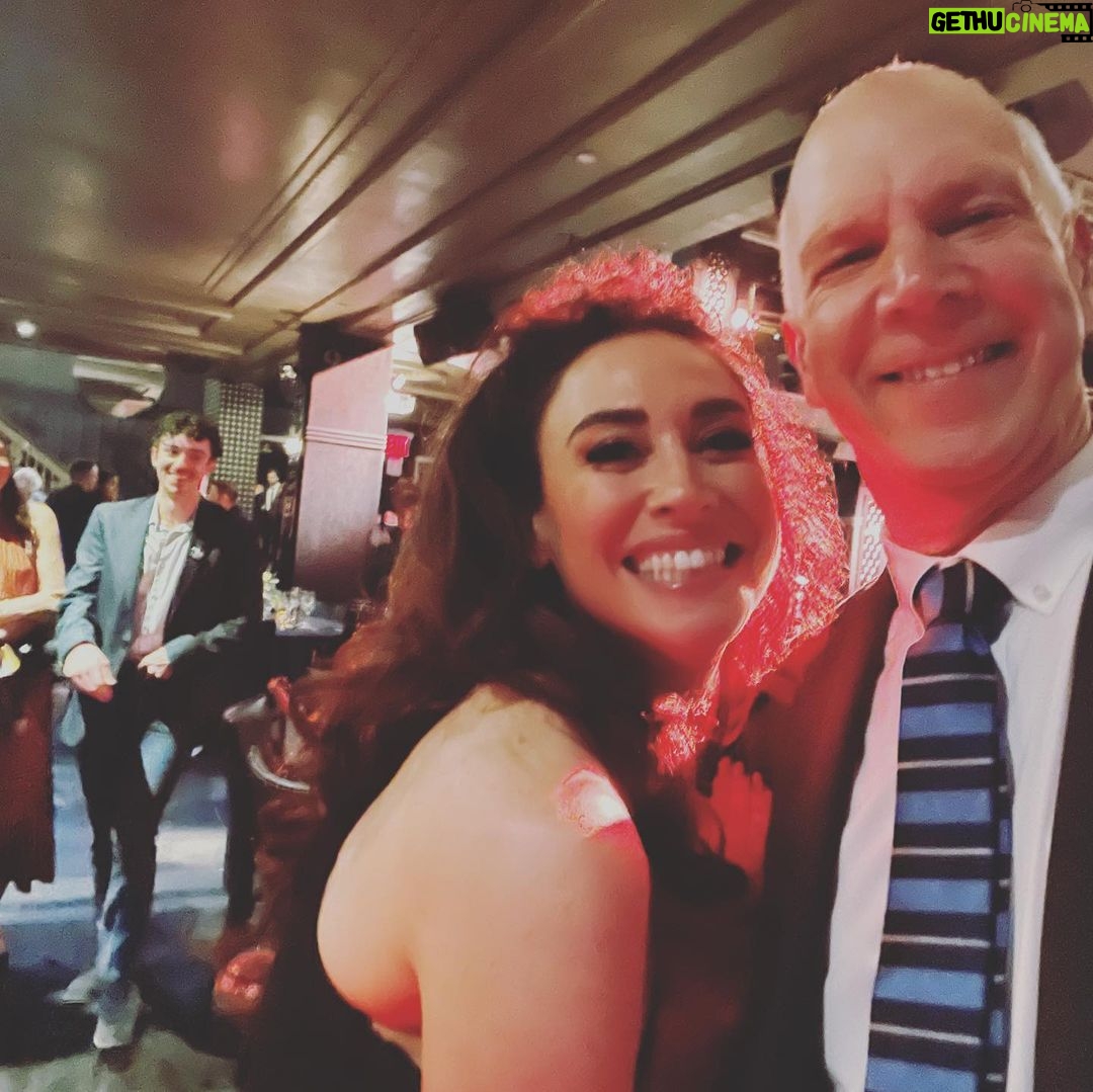 Lesli Margherita Instagram - DUMP! like the kids say. I’m dumping my trip to NY on Monday LA ~ NYC ~ LA in 48 hours YAAAAAS *starting with a Sunday nite bow with my Damn Yankees Boyz @jeffskowron and @jamesdolivas (ONE MORE WEEK TO SEE US) *trying to blow up a red eye pillow that night unsuccessfully *landed and then 2 hrs later recorded a secret project with the genius @marcyandzina (& my ♥️ Denis Jones who no likey the insta) *concerting the unreal genius of @amangreen (and the unreal genius of the show that ummm is coming soon…) * @ryannreds belting worth trip alone *and finally the celebration of the Lawd David Zippel where @santinofontana and I were told to “just go with it” and then in true fashion we did and it well… *bonus 💜 @claybourneelder