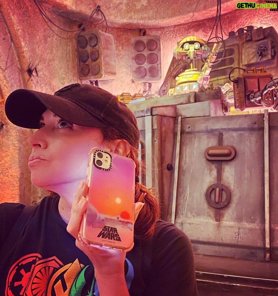 Lesli Margherita Instagram - Handling galactic business on my data pad with rad new @casetify (pink!) case as I sip Fuzzy Tauntauns in Oga’s Cantina listening to DJ Rex because it’s MY FAVORITE DAY #maythe4thbewithyou !!!!! (that was a lot of proud nerd in one sentence)