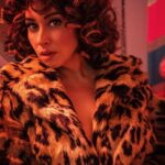 Lesli Margherita Instagram - UMM when u have a fracking GENIUS friend like @be_strux_photography who says get out of ur damn sweats and let me shine my brillz on u… u DO. She is INCREDIBLE. (and badass that she is badass onstage AND behind the camera) @be_strux 💗💗💗💗💗 Living my best I wanna live here life @ynbystudios Bomb Dress : my fave store @shopakira Bomb Jumpsuit: @dressthepopulation