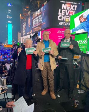 Leslie Jordan Instagram - One year ago today, Leslie joined his dear friends @bravoandy and @andersoncooper in Times Square to bring in the New Year.  Leslie made a point to make amends with anyone from the year just before he rolled into the new one.  It’s a lovely practice so try and do the same.