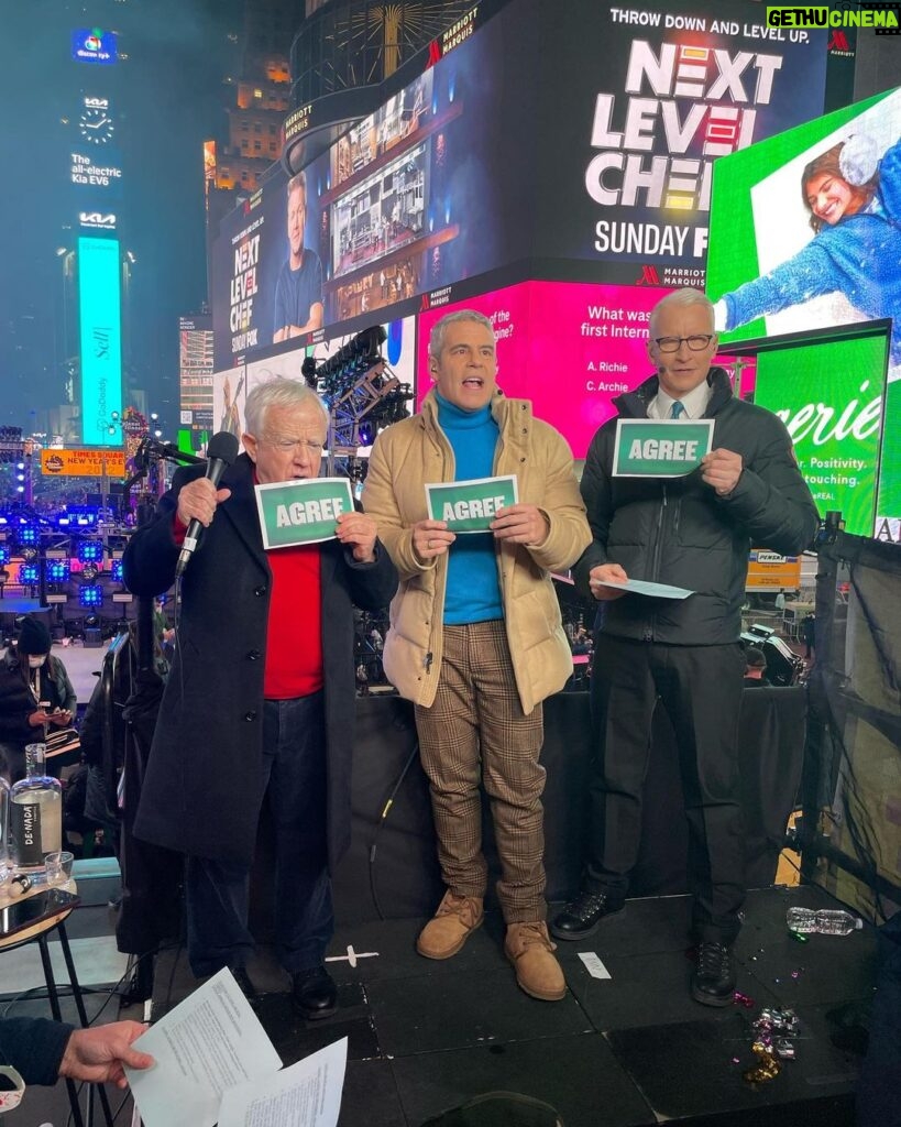 Leslie Jordan Instagram - One year ago today, Leslie joined his dear friends @bravoandy and @andersoncooper in Times Square to bring in the New Year. Leslie made a point to make amends with anyone from the year just before he rolled into the new one. It’s a lovely practice so try and do the same.