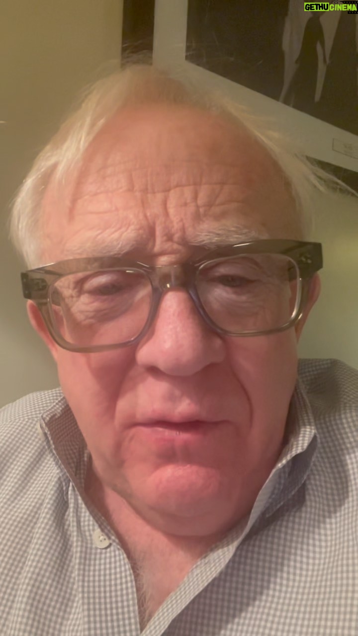 Leslie Jordan Instagram - Do we have a new national pastime? #baseball