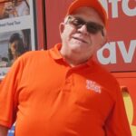 Leslie Jordan Instagram - Y’all, they let me hijack a BUS! My friends at @GetYourGuide let me give a tour of NYC MY WAY...well mostly...check it out! #GuidedbyLeslie #GetYourGuide