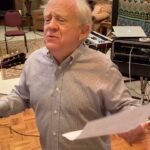 Leslie Jordan Instagram - Sadly, we lost another music legend in Dave Roe. Dave played upright bass on all Leslie’s bluegrass type music. Dave got his start with Johnny Cash, then Jerry Reed then Dwight Yoakam. Dave Roe was consistently recognized as the best upright bass player in Nashville, if not all of music. Our hearts go out to our friend and Dave’s son @jerryroe. No doubt Leslie’s band of angels just got increasingly better. Dave is featured with Jerry toward the end of this video. @charlieworsham