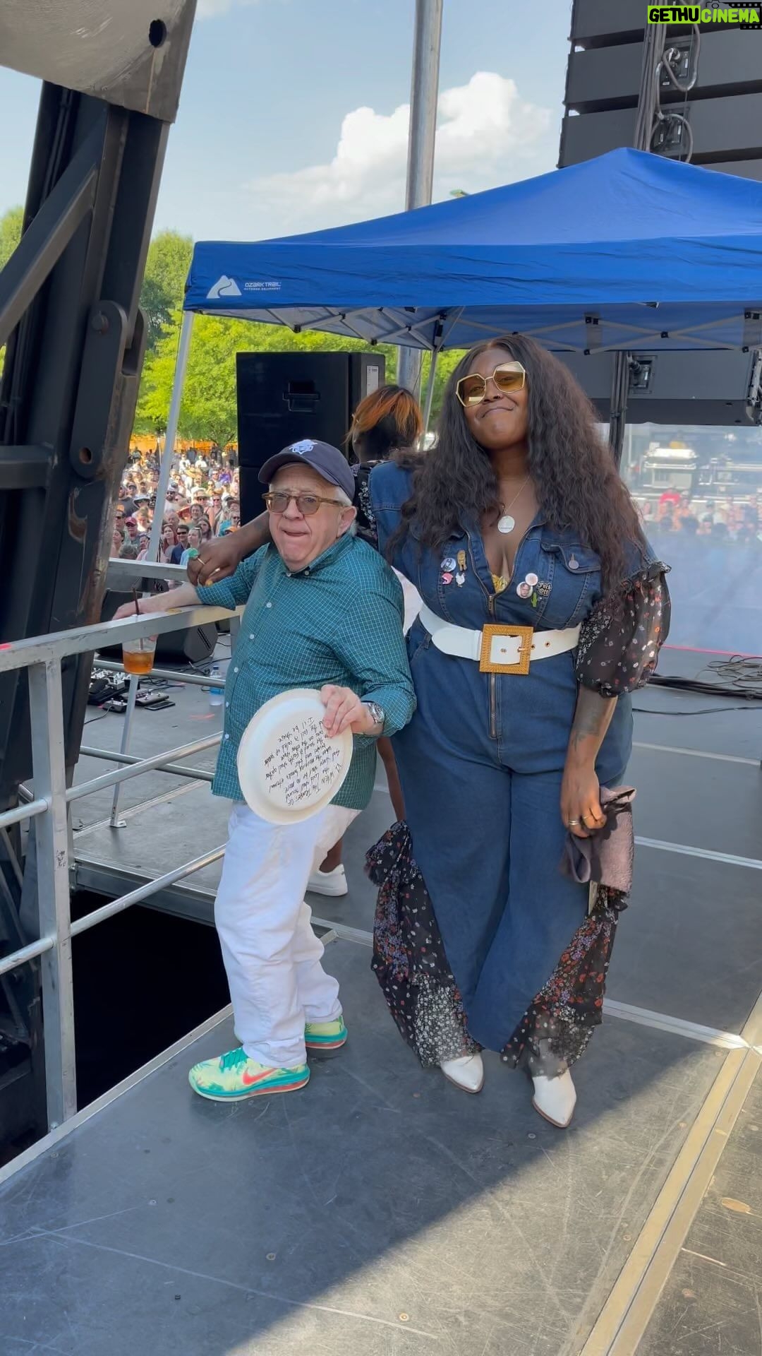 Leslie Jordan - 126.8K Likes - @brittneyspencer and I just dropped into a whole new mood listenin’ to @thewarandtreaty. Drop it back, Britt! ❤️ Love my music family