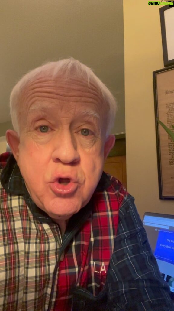Leslie Jordan Instagram - Getting ready for bed and dancing to @ronniespectorthebadgirl and the Duettes. Bringing back the #pajamaparty