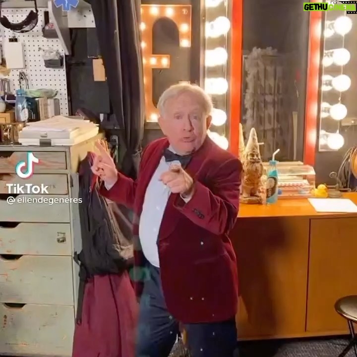 Leslie Jordan Instagram - I had to steal these from Ellen’s page. Here is a little Behind-the-Scenes as I get ready to take the stage. Wishing you all a Merry Christmas and Happy Holidays. Love. Light. Leslie.