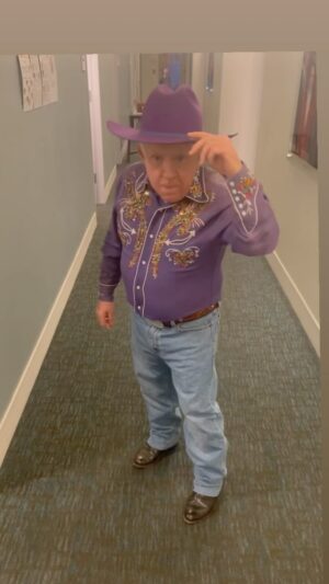 Leslie Jordan Instagram - Hey @yellowstone, here’s  my audition tape. @kevincostnermodernwest