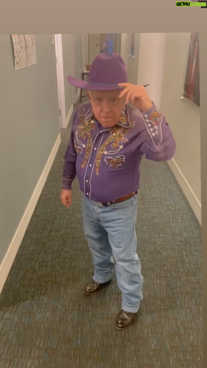 Leslie Jordan - 131.2K Likes - Hey @yellowstone, here’s my audition tape. @kevincostnermodernwest