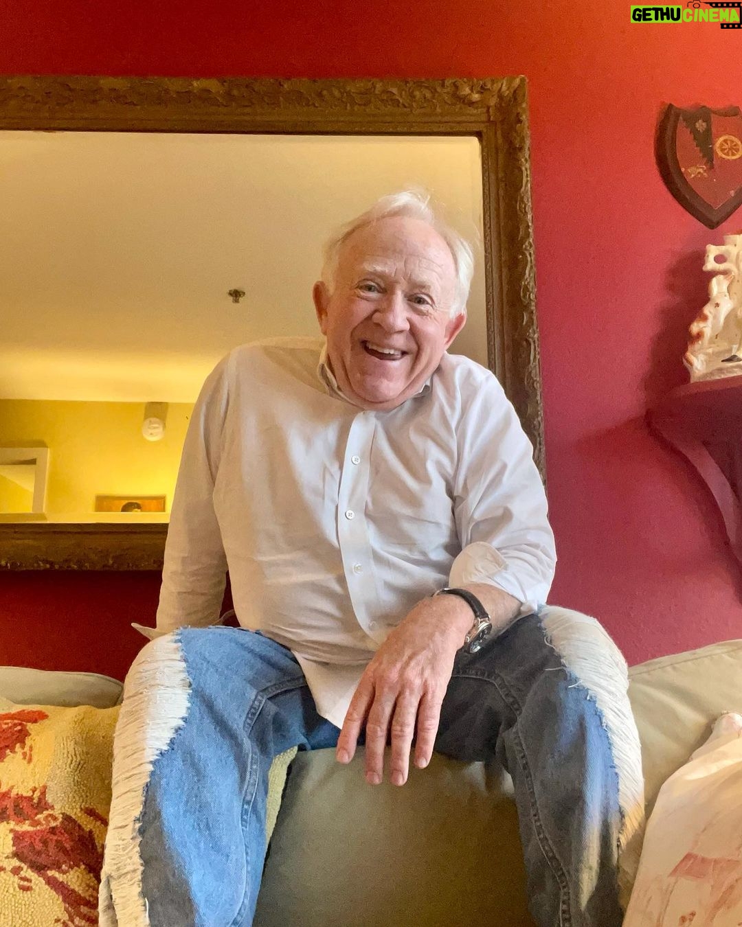 Leslie Jordan Instagram - Check out my jeans from @faiseandia. They are 🔥 🔥. I may not have been given the perfect genes 66 years ago but I got ‘em now. Shout out to @madeintyo for the inspiration. Props — you wear ‘em better.