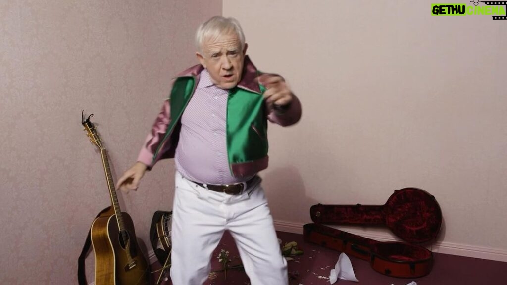 Leslie Jordan Instagram - Check out the video of Leslie’s photo shoot with award winning photographer @millermobley for his album Company’s Comin’. Leslie LOVED the camera and he loved Miller. This was Leslie all day, every day. If you miss Leslie like we do then maybe this will bring a smile to your face. Thanks @weareplatoon