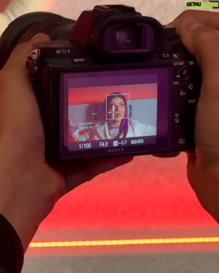 Lesslie Polinesia Instagram - Compartir lo que más amas y todos los retos que ha conllevado crear desde hace 12 años empezando en YouTube ♥️ @forbesmexico nos hizo una entrevista de cómo ha sido todo un reto no solo crear contenido digital si no también llevar a otras industrias lo que más te gusta 🤍 @youtubelatam 📸 @ferluna @waldor @ita_navajas