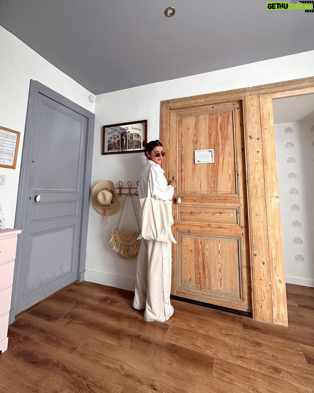 Lesslie Polinesia Instagram - Tenía tantas ganas de conocer Francia 🇫🇷 y darle una segunda oportunidad de enamorarme 🤍 por ahora si lo he disfrutado mucho Carcassonne, France