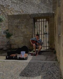 Lesslie Polinesia Instagram - Tenía tantas ganas de conocer Francia 🇫🇷 y darle una segunda oportunidad de enamorarme 🤍 por ahora si lo he disfrutado mucho Carcassonne, France