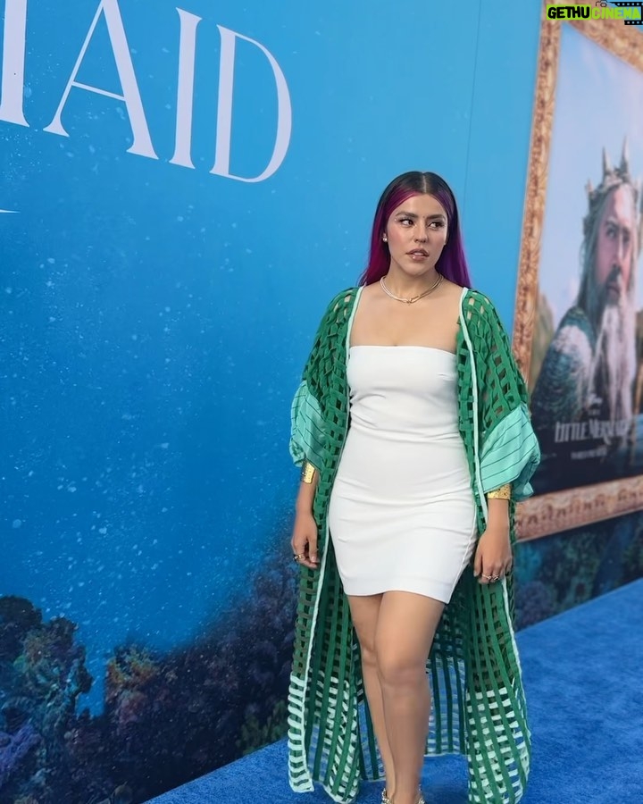 Lesslie Polinesia Instagram - En la premier mundial de #LaSirenita 🌊🩵 que hermosa película disfrute mucho venir a Los Angeles para ver la nueva película de @disneystudiosla Los Angeles, California