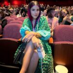Lesslie Polinesia Instagram - En la premier mundial de #LaSirenita 🌊🩵 que hermosa película disfrute mucho venir a Los Angeles para ver la nueva película de @disneystudiosla Los Angeles, California