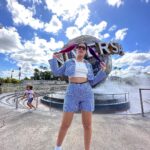 Lesslie Polinesia Instagram – La vida está lleno de experiencias inolvidables 🤍 este mes ha sido más loco de lo que me imaginé 🦋✨ 

Estuvimos disfrutando de @universaldestinationslatino #UniversalOrlando #atUniversal