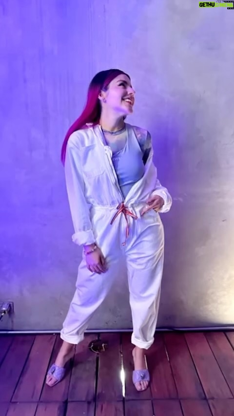 Lesslie Polinesia Instagram - AMOR ES AMOR 鈾ワ笍 no importa c贸mo se mire o se vea lo m谩s importante es que se sienta seamos libres de amar 馃馃┓鉂わ笍馃А馃挍馃挌馃┒馃挏馃挋馃挋馃┑馃