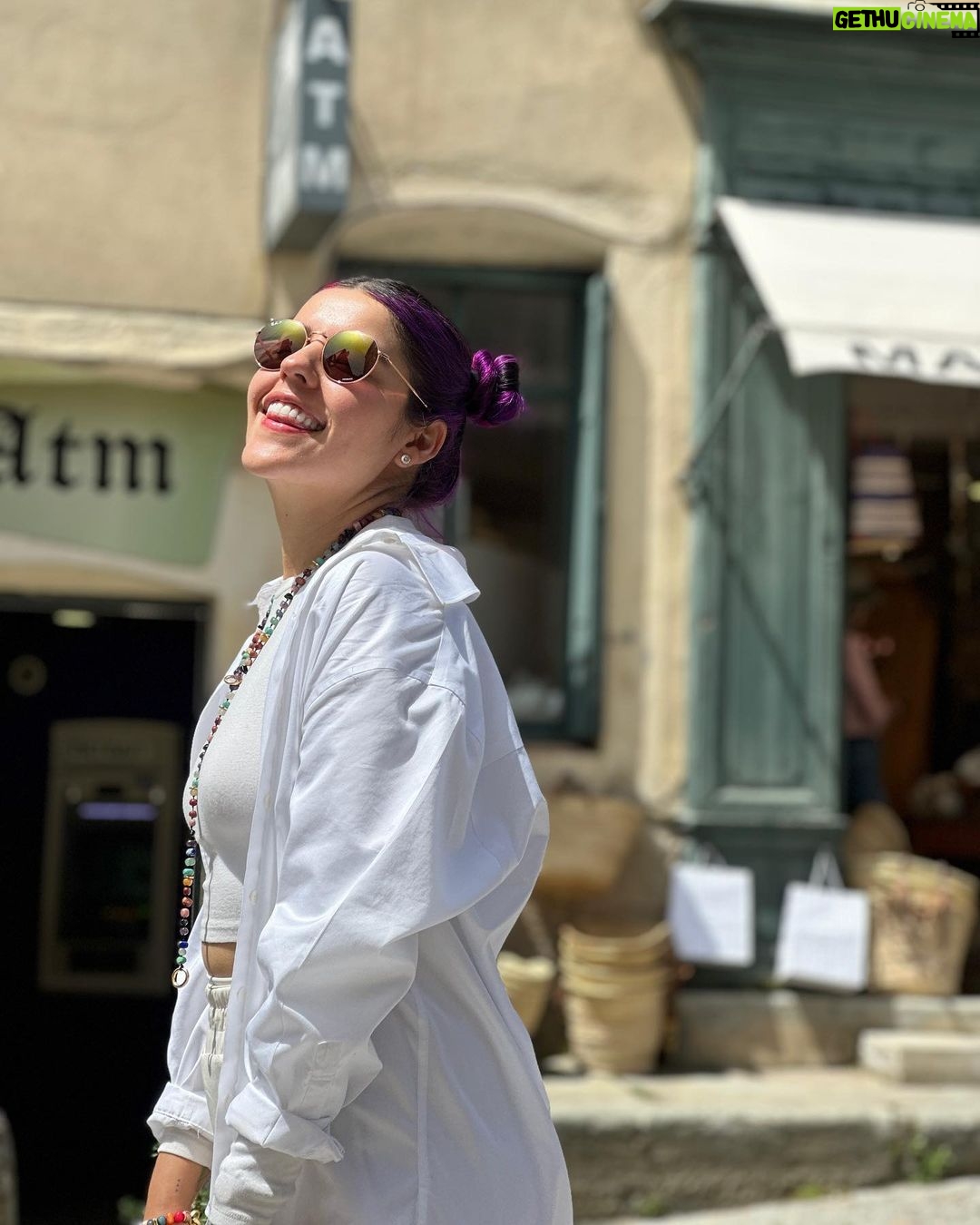 Lesslie Polinesia Instagram - Tenía tantas ganas de conocer Francia 🇫🇷 y darle una segunda oportunidad de enamorarme 🤍 por ahora si lo he disfrutado mucho Carcassonne, France