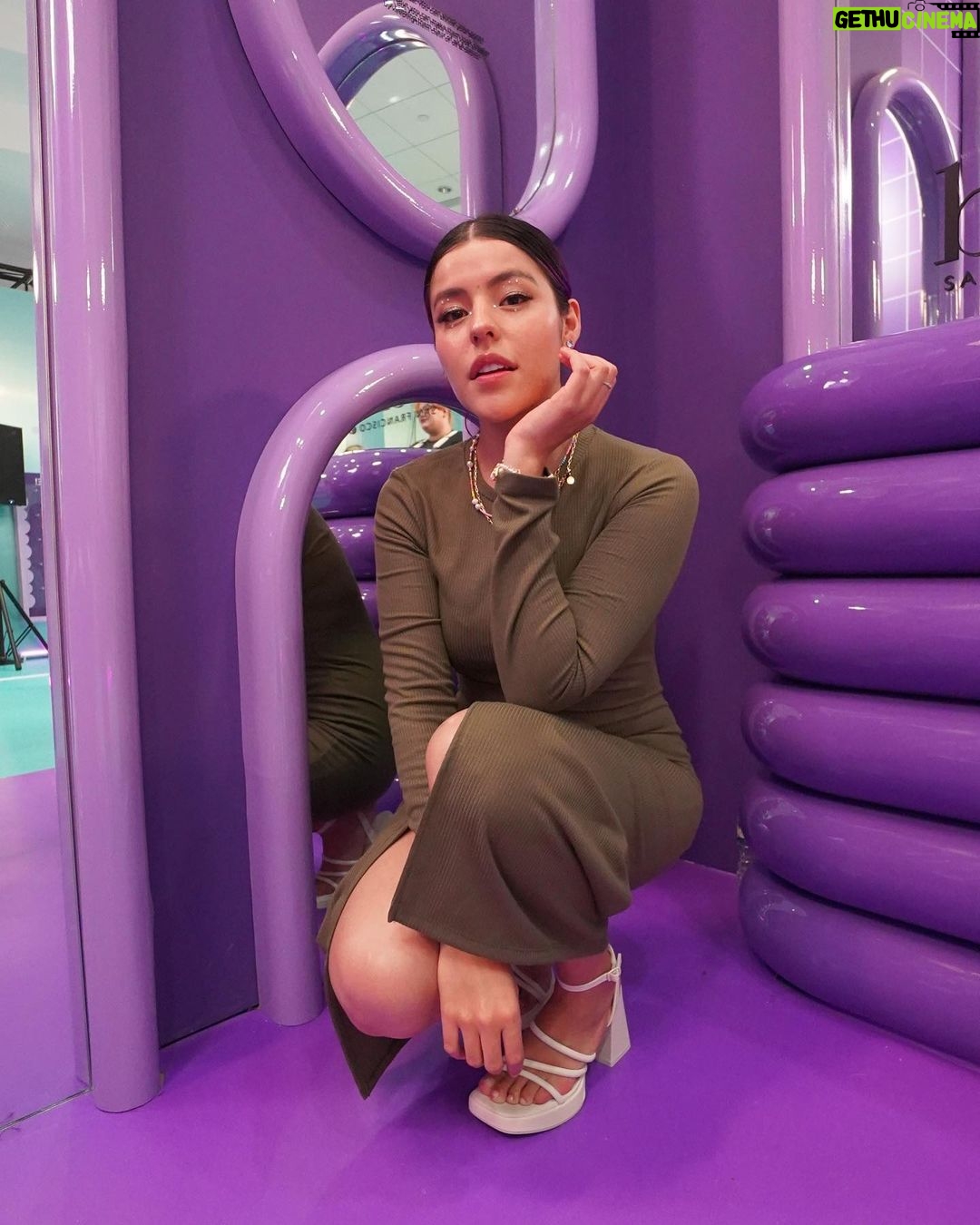 Lesslie Polinesia Instagram - No hay límites cuando las cosas qué haces es desde el corazón 🤍 Cuidar de ti es la prioridad número uno ✨ Feliz de compartir con @benefitmexico #PoreCare su nuevo lanzamiento New York, New York