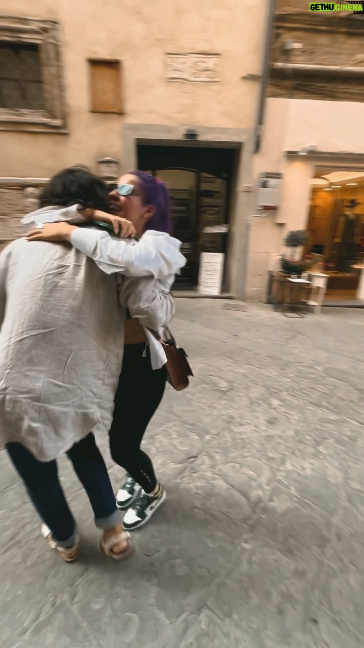 Lesslie Polinesia Instagram - Hoy vivo el amor a tu lado 🤍🇮🇹 Toscana