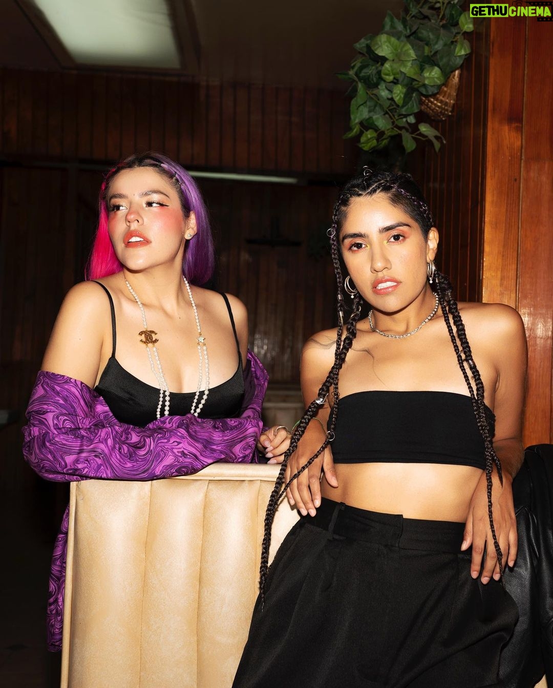 Lesslie Polinesia Instagram - Power of sisters 💜💗 MUSAS 💗💜