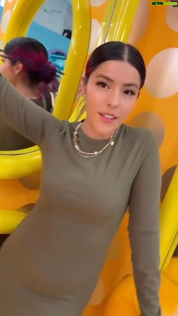 Lesslie Polinesia Instagram - GRWM para el PopUp store de @benefitmexico en New York 🗽 #PoreCare