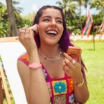 Lesslie Polinesia Instagram - Cuál es tu color favorito? 🤍💙🤎💚💛🧡❤️💜🖤 @benefitmexico #benefitblush Lanai