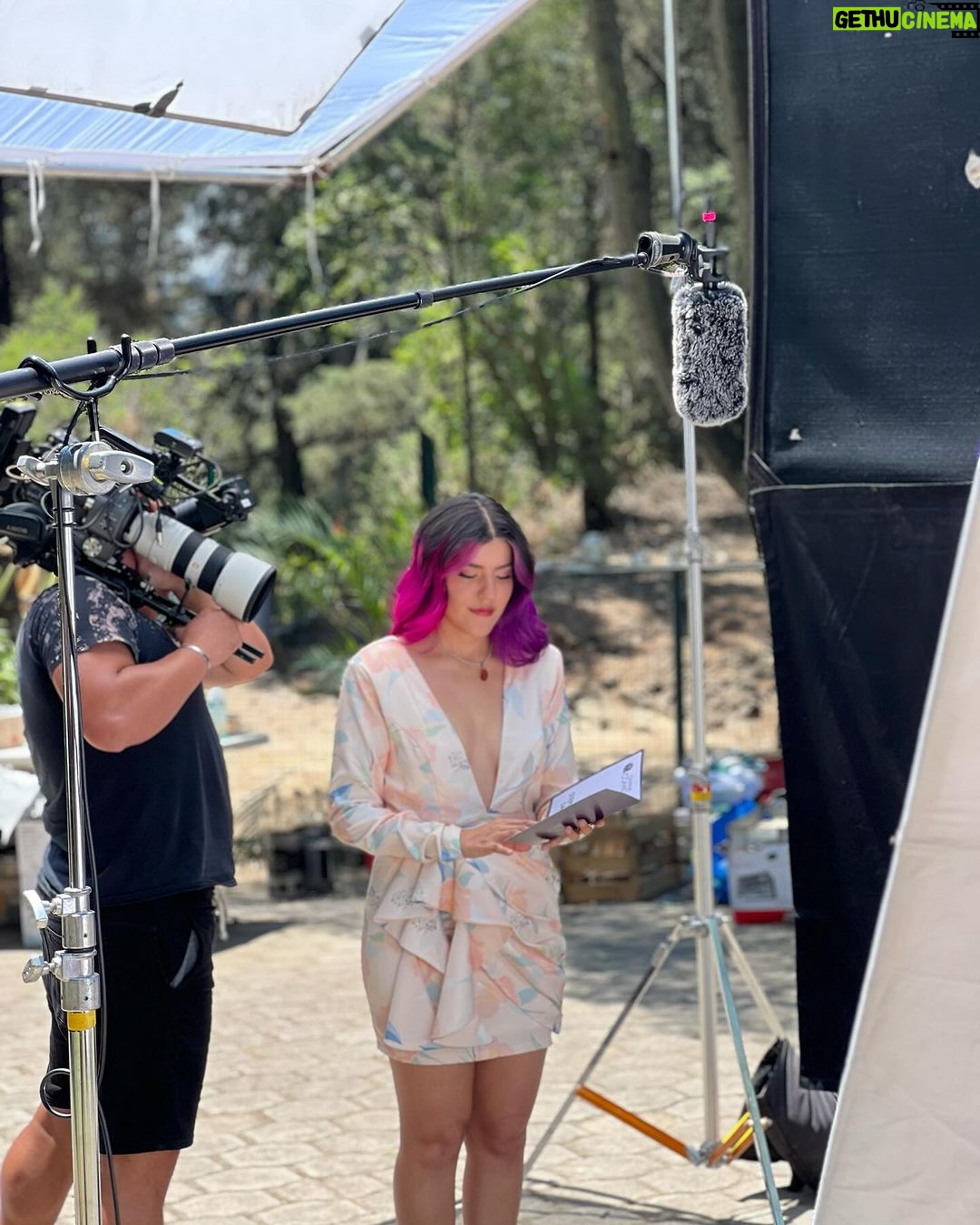Lesslie Polinesia Instagram - Fue increíble grabar este reality show de "Divina Comida México" junto a grandes seres con @stephaniesalasoficial @jrsestaca @ibarrechejavier ya quiero que lo puedan ver en @hbomaxmx @discoveryhh @hbomaxla @imagentvmex #DivinaComida
