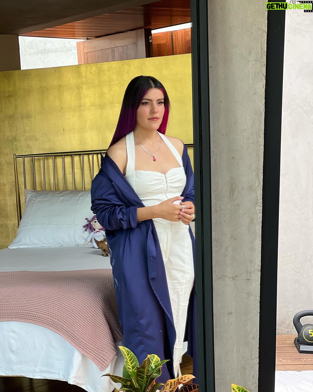 Lesslie Polinesia Instagram - Fue increíble grabar este reality show de "Divina Comida México" junto a grandes seres con @stephaniesalasoficial @jrsestaca @ibarrechejavier ya quiero que lo puedan ver en @hbomaxmx @discoveryhh @hbomaxla @imagentvmex #DivinaComida