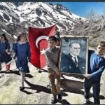 Levent Can Instagram - 23 Nisan Ulusal Egemenlik ve Çocuk Bayramımız kutlu olsun. Bizlere ve tüm Dünya çocuklarına armağan edilen bu bayramı en büyük coşkuyla kutlamalı ilelebet. #23nisan 🎈🎊🎉 🇹🇷 🇹🇷🇹🇷
