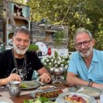 Levent Can Instagram - Bodruma gelipte görmeden dönmeyeceğim mekanlarım ve dostlarım vardır, işte öyle bir mekanda sevgili @recaicak abimle özlem dolu sohbet ve nefis lezzetlerle buluşma 💐❤️ Meşealtı Otantik Kebap