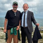 Levent Can Instagram - Dün akşam yayınlanan #teşkilat 78.bölüm ile 30 bölümdür canlandırdığım #davidhartley karakteri yolun sonunu gördü. Yaptığı kötülükler yanına kalmayacaktı ve tabi ki iyilik kazandı. Bu kadar çuvallamaya çuvalı hak etmişti 🤷🏻‍♂️ 30 haftadır süren bu yolculukta birlikte çalıştığım tüm partnerlerime gösterdikleri üstün performans ve dostlukları için… sevgili yönetmenlerim @burakarliel ve @gul_sarialtin a bu rolün yaratım sürecinde karakterin her durumunu en ince ayrıntısına kadar işleyişleri ve değerli görüşlerini, yorumlarını paylaştıkları için… @timsandb ailesiyle bu projede yeniden bir araya geldiğim için… Tüm set çalışanları arkadaşlarımın çabaları için… siz kıymetli izleyicilerimize haftalar boyu dizimizi reyting sıralamalarında birinci tuttukları için… Ve tabi son 15 yıldır her projemde yanımda olan sevgili menajerim @gulayciko ya sonsuz teşekkürlerimle ❤️🧿👏👏👏